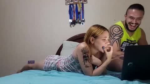 couplehot1515 online show from March 5, 2025, 2:14 am