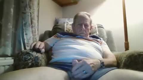 courieral1 online show from September 17, 2025, 8:43 pm