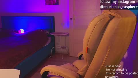 Snapshot of courteous_raspberrrry chatting on January 28, 2025, 3:14 pm Rose Roys my online show from January 28, 2025, 3:14 pm