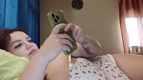 Snapshot of courteous_raspberrrry chatting on October 21, 2025, 6:25 am Rose Roys my online show from October 21, 2025, 6:25 am