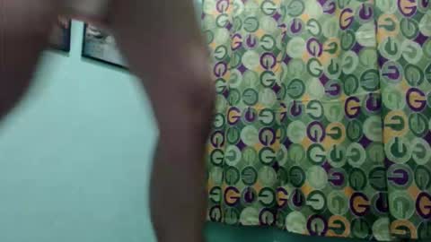 courthney_27 online show from May 1, 2026, 9:25 am