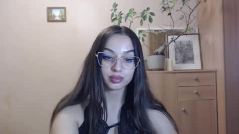 Courtney online show from February 11, 2025, 6:01 pm