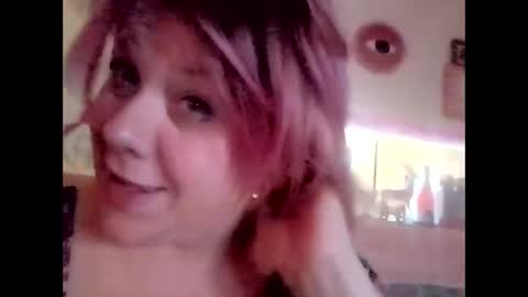 Snapshot of courtneylyn chatting on February 16, 2026, 8:43 am courtnylyn online show from February 16, 2026, 8:43 am