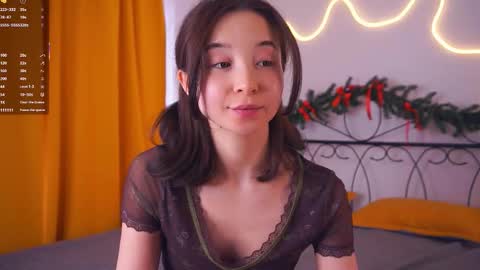 Yui online show from March 8, 2026, 7:34 am