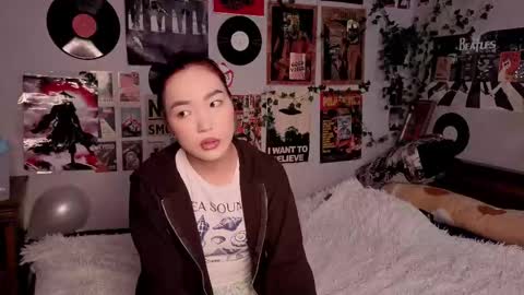 Yuna online show from February 22, 2026, 8:07 pm