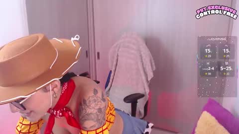 Snapshot of cowgirl_isa chatting on October 30, 2025, 9:15 pm cowgirl_isa online show from October 30, 2025, 9:15 pm