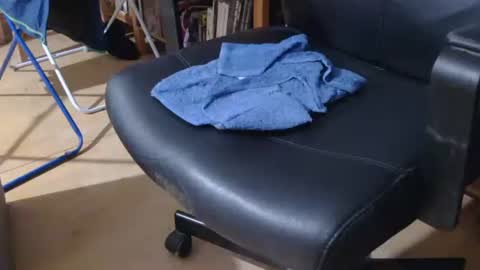 coyote017 online show from April 15, 2026, 3:19 pm