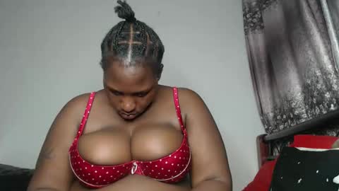 Snapshot of cozy_dion chatting on April 17, 2026, 5:38 pm Erykah online show from April 17, 2026, 5:38 pm