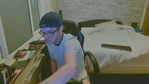 Snapshot of craigy1605 chatting on March 3, 2025, 10:42 pm Cre8 craigy1605 TikTok craig..gray online show from March 3, 2025, 10:42 pm