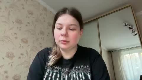 Elise online show from September 26, 2025, 12:53 pm