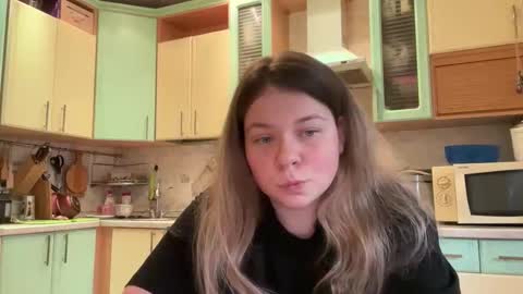 Elise online show from October 22, 2025, 6:35 am