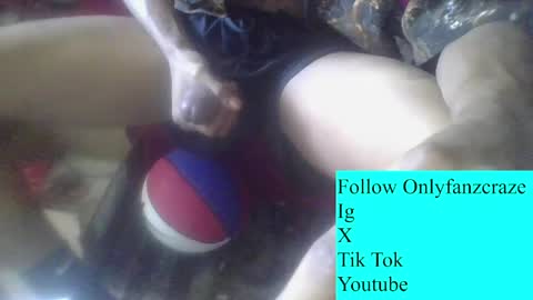 craze320084 online show from April 14, 2026, 3:40 pm