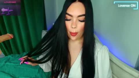 Snapshot of crazy__berry chatting on October 18, 2025, 6:48 am Eva online show from October 18, 2025, 6:48 am