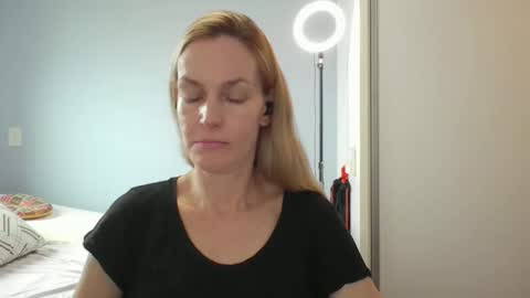 Anny online show from March 19, 2026, 11:03 am