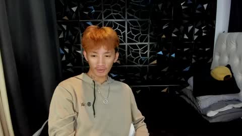 Snapshot of crazyasiantwinkxx chatting on April 1, 2026, 4:57 am Jes online show from April 1, 2026, 4:57 am