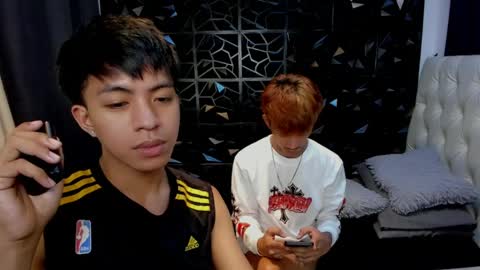 Snapshot of crazyasiantwinkxx chatting on April 2, 2026, 5:27 am Jes online show from April 2, 2026, 5:27 am