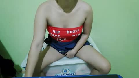 Snapshot of crazychicks4u chatting on November 26, 2025, 4:19 pm crazychicks4u online show from November 26, 2025, 4:19 pm