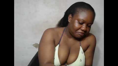 Snapshot of crazyslut17 chatting on September 22, 2025, 11:23 am crazyslut17 online show from September 22, 2025, 11:23 am