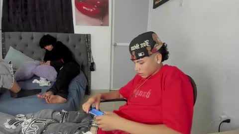 crazzy_master1 online show from April 6, 2026, 4:46 am