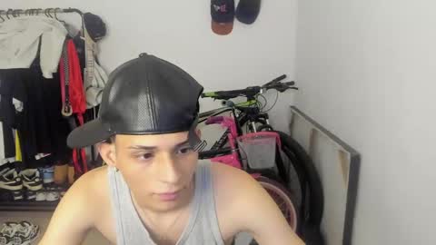 crazzy_master1 online show from April 22, 2026, 6:42 pm