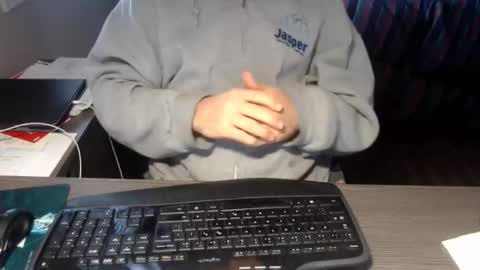 Creamormilk online show from November 11, 2025, 1:44 pm