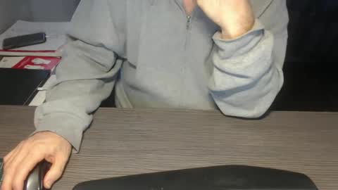 Creamormilk online show from November 23, 2025, 1:44 pm