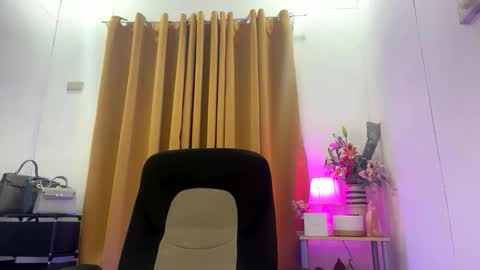 Snapshot of creamy_cock26 chatting on September 28, 2025, 11:04 am A S H L Y online show from September 28, 2025, 11:04 am