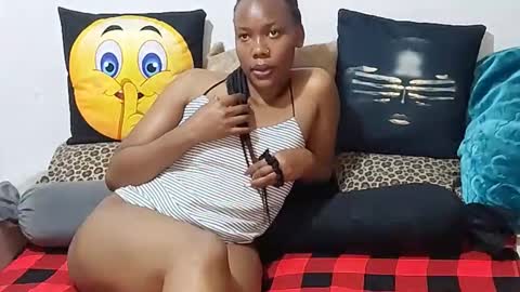 Snapshot of creamyhub chatting on December 18, 2025, 7:36 am creamyhub online show from December 18, 2025, 7:36 am