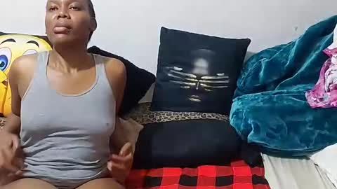 Snapshot of creamyhub chatting on December 18, 2025, 9:32 pm creamyhub online show from December 18, 2025, 9:32 pm