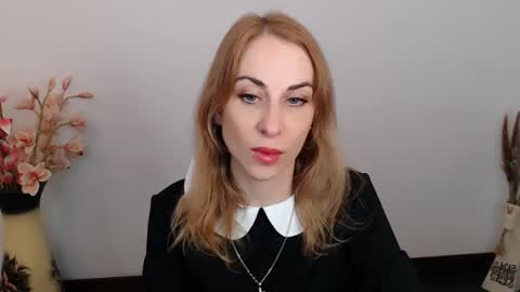 Snapshot of create_your_own_sun chatting on October 8, 2025, 11:52 am Lera online show from October 8, 2025, 11:52 am