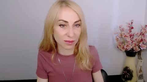 Snapshot of create_your_own_sun chatting on July 10, 2026, 12:08 pm Lera online show from July 10, 2026, 12:08 pm