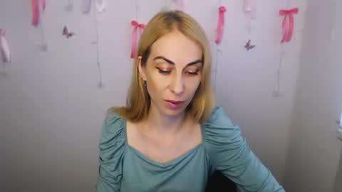 Snapshot of create_your_own_sun chatting on July 21, 2026, 12:29 pm Lera online show from July 21, 2026, 12:29 pm