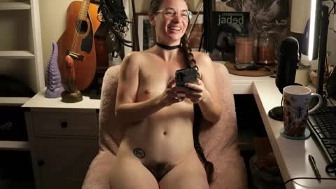 Creature Marie online show from December 5, 2025, 1:20 pm