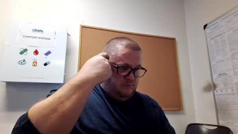 Snapshot of creeeping_death chatting on December 8, 2024, 4:14 am The hopeless romantic online show from December 8, 2024, 4:14 am