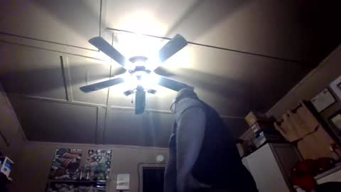 Snapshot of creeeping_death chatting on December 25, 2024, 7:35 am The hopeless romantic online show from December 25, 2024, 7:35 am