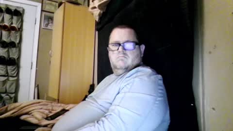 Snapshot of creeeping_death chatting on February 8, 2025, 10:18 am The hopeless romantic online show from February 8, 2025, 10:18 am