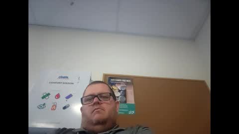 Snapshot of creeeping_death chatting on February 9, 2025, 5:19 am The hopeless romantic online show from February 9, 2025, 5:19 am