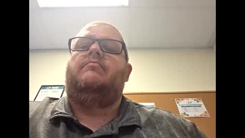 Snapshot of creeeping_death chatting on September 19, 2025, 5:09 am The hopeless romantic online show from September 19, 2025, 5:09 am