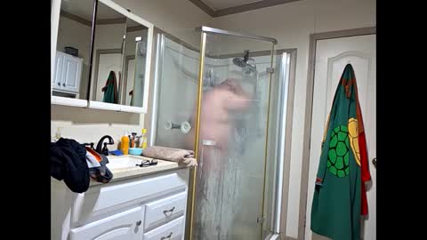 Snapshot of creeeping_death chatting on November 1, 2025, 8:38 am The hopeless romantic online show from November 1, 2025, 8:38 am