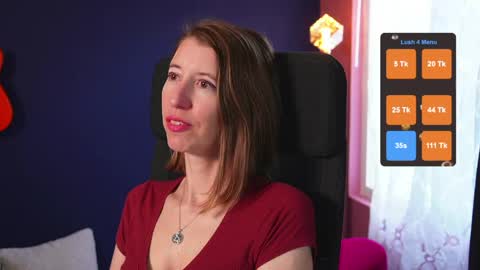 Snapshot of creme_dela_creme chatting on May 1, 2026, 2:05 am Quinn de la Creme online show from May 1, 2026, 2:05 am