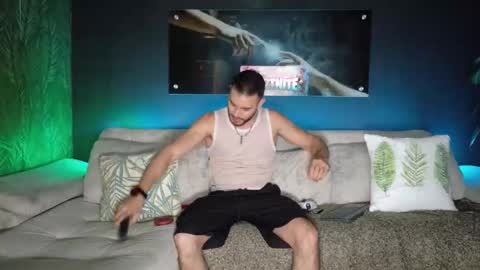 CRHISTIAN online show from February 15, 2026, 4:53 am