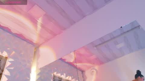 criiis_laurens online show from September 12, 2025, 9:20 am