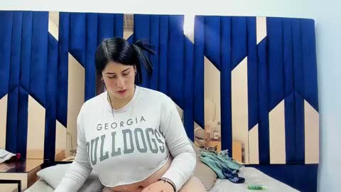 Snapshot of criistaal__ chatting on March 8, 2025, 8:33 am Criistaal online show from March 8, 2025, 8:33 am