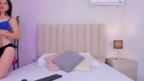 Cristal   online show from December 1, 2025, 1:49 pm