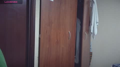 cris2428 online show from January 15, 2026, 2:49 am