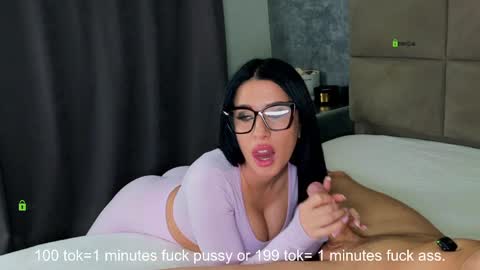 Gold Couple online show from April 10, 2026, 4:23 pm