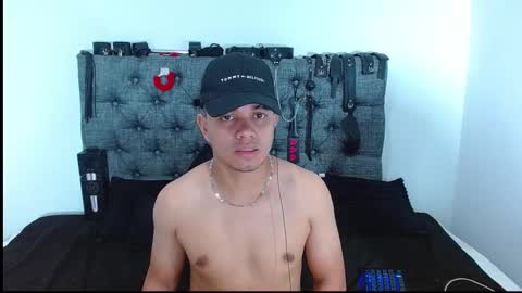 Snapshot of crisandmery chatting on February 17, 2025, 4:53 am CRISANDMERY online show from February 17, 2025, 4:53 am