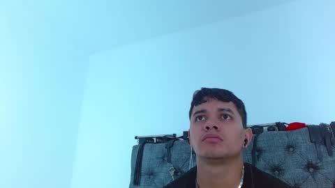 Snapshot of crisandmery chatting on March 4, 2025, 3:37 pm CRISANDMERY online show from March 4, 2025, 3:37 pm