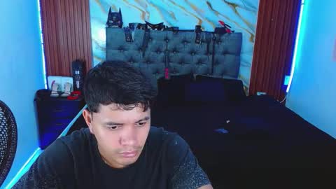 Snapshot of crisandmery chatting on December 2, 2025, 2:39 am CRISANDMERY online show from December 2, 2025, 2:39 am