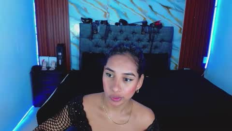 Snapshot of crisandmery chatting on December 3, 2025, 1:53 pm CRISANDMERY online show from December 3, 2025, 1:53 pm